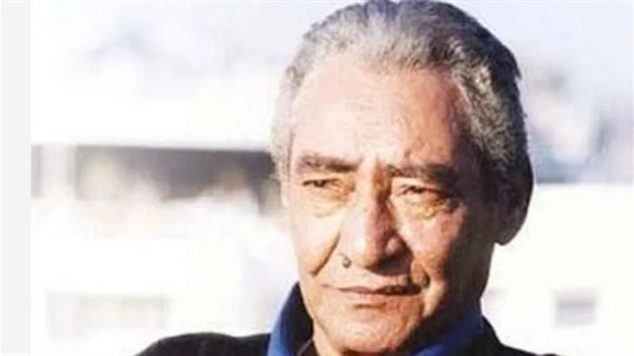 كواليس الصداقة.. أسرار علاقة عبد الرحمن الأبنودي مع عبد الحليم ومنير